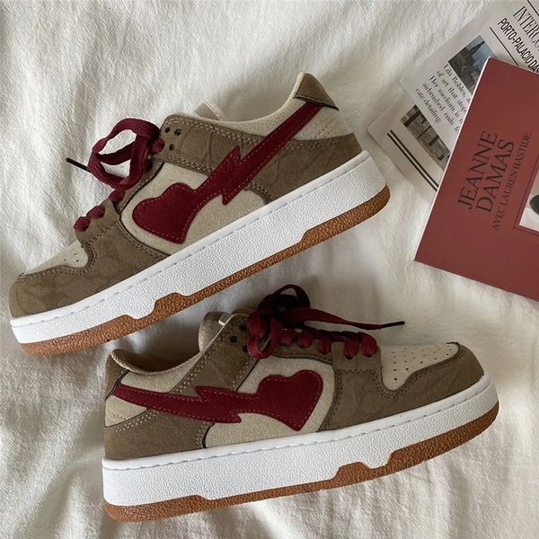 dress shoes canvas shoes women's casual flat sports shoes in spring autumn heart shape sneakers women leather shoes tenis feminino 2307, Black
dress shoes canvas shoes women's casual flat sports shoes in spring autumn heart shape sneakers women leather shoes tenis feminino 2307, Black