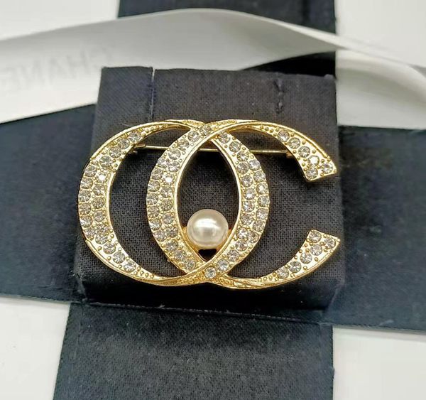 design pearl diamond brooch women crystal rhinestone letters brooches suit pin fashion jewelry clothing decoration2370442, Gray
design pearl diamond brooch women crystal rhinestone letters brooches suit pin fashion jewelry clothing decoration2370442, Gray