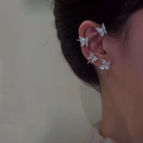 gold silver color metal butterfly ear clips luxury without piercing ear clip for women temperament sparkling zircon ear cuff clip earrings w
gold silver color metal butterfly ear clips luxury without piercing ear clip for women temperament sparkling zircon ear cuff clip earrings w