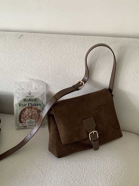 tuettoi bag frosted suede commuter bag small design tote bag large capacity street bag
tuettoi bag frosted suede commuter bag small design tote bag large capacity street bag