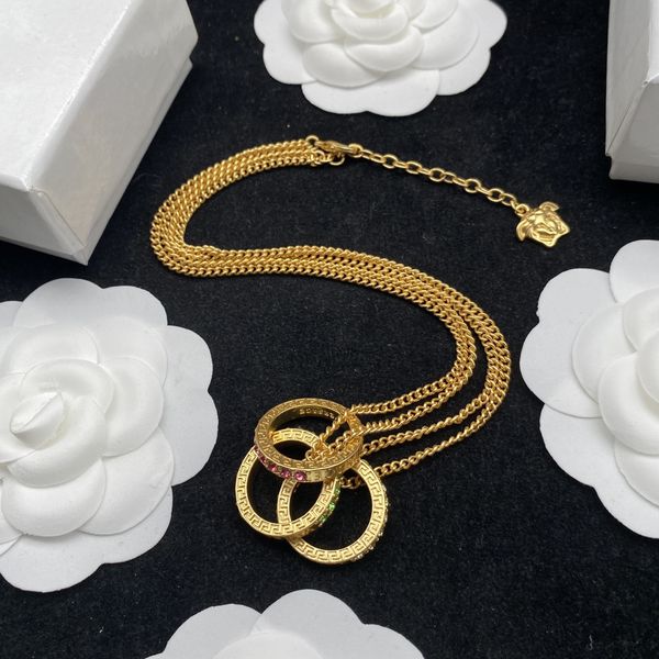 2023 vvvv necklace pearl necklace designer for women new fashion necklace love necklace for woman brand simple letters diamond v-1, Silver
2023 vvvv necklace pearl necklace designer for women new fashion necklace love necklace for woman brand simple letters diamond v-1, Silver