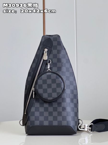 m30936 new men's breast bag high-end quality cofskin lined with canvas outside with zipper bag is very practical capacity can put daily
m30936 new men's breast bag high-end quality cofskin lined with canvas outside with zipper bag is very practical capacity can put daily