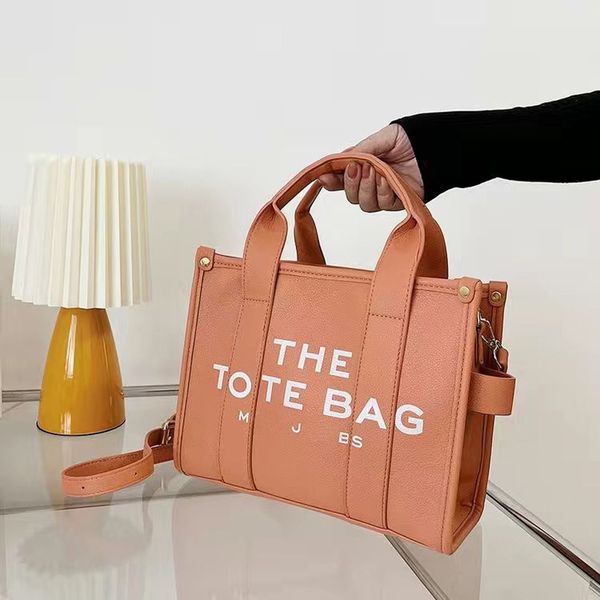 designer bag women beach high-capacity designer totes cross body popular handbag shoulder bag quality large capacity embroidered shopping lu
designer bag women beach high-capacity designer totes cross body popular handbag shoulder bag quality large capacity embroidered shopping lu