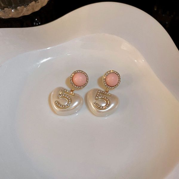 stud classic women girls number 5 love heart pearl bead drop dangle earrings jewelry gift 230710, Golden;silver
stud classic women girls number 5 love heart pearl bead drop dangle earrings jewelry gift 230710, Golden;silver
