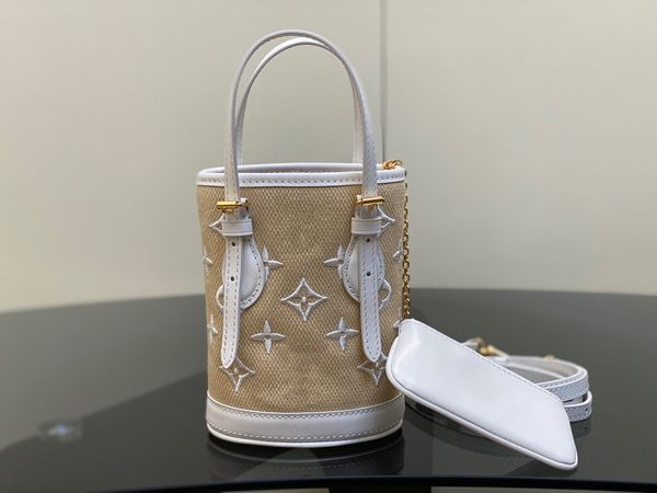 m82418 new women's tote high-end quality crossbody bag braided mini shoulder bag bucket bag design with a leather key bag in the inner
m82418 new women's tote high-end quality crossbody bag braided mini shoulder bag bucket bag design with a leather key bag in the inner
