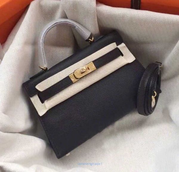 7a quality luxury designer tote bags h home kelys online store 2023 new home mini second generation leather womens bag versatile one shoulde
7a quality luxury designer tote bags h home kelys online store 2023 new home mini second generation leather womens bag versatile one shoulde