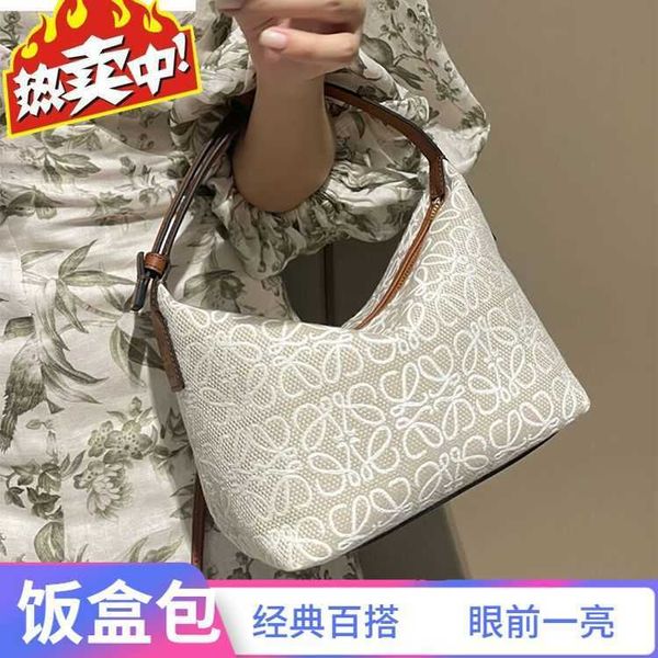 luxury designer loevve bag fashion tote shoulder canvas bags cubi medieval women's embroidery versatile lunch box underarm handbag smal
luxury designer loevve bag fashion tote shoulder canvas bags cubi medieval women's embroidery versatile lunch box underarm handbag smal