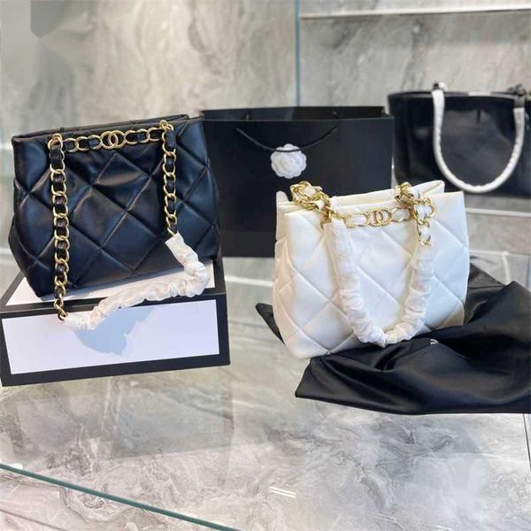 women's luxury designers shoulder bags tote 2023 new fashion large capacity single shoulders underarm bag lingge embroidery crossbody b
women's luxury designers shoulder bags tote 2023 new fashion large capacity single shoulders underarm bag lingge embroidery crossbody b