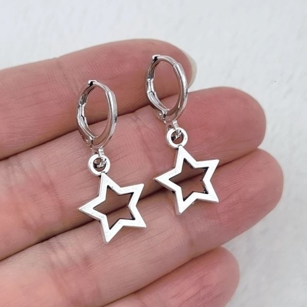 stud creative star earrings fashion tremella gifts for women gift holiday jewelry cute mini little 1512mm 230710, Golden;silver
stud creative star earrings fashion tremella gifts for women gift holiday jewelry cute mini little 1512mm 230710, Golden;silver