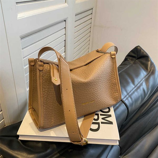 litchi patterned bag for women nanfeng the same style tote bag 202223 new niche high-end single shoulder crossbody bag
litchi patterned bag for women nanfeng the same style tote bag 202223 new niche high-end single shoulder crossbody bag