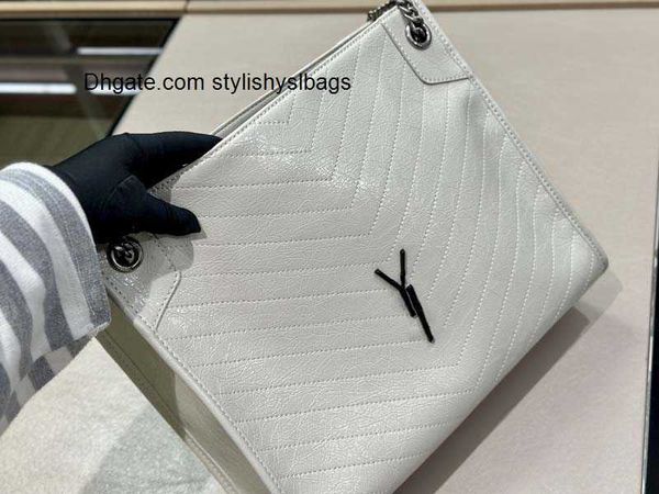 shopping bags tote bag designer shoulder bag leather messenger bag shopping bag with chain shows luxury fashion versatile piece
shopping bags tote bag designer shoulder bag leather messenger bag shopping bag with chain shows luxury fashion versatile piece