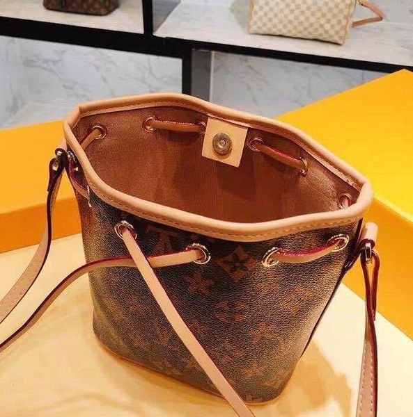 women totes shopping bags luxurious drawstring handbags purses full floral letter bucket leather fashion designer shoulder bags wallets h369
women totes shopping bags luxurious drawstring handbags purses full floral letter bucket leather fashion designer shoulder bags wallets h369