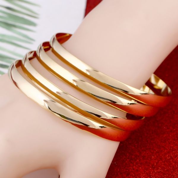 bangle 4pcs ethiopian gold color plain bangles dubai jewelry for african glossy bracelets 230710, Black
bangle 4pcs ethiopian gold color plain bangles dubai jewelry for african glossy bracelets 230710, Black