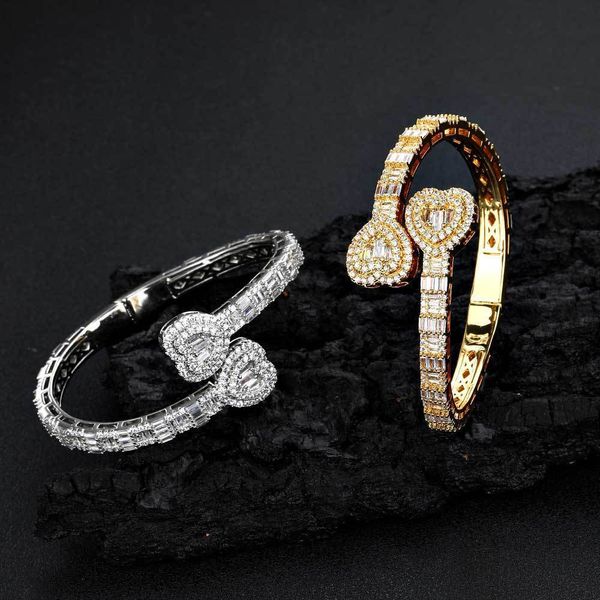 bangle iced out bling opened heart zircon charm bracelet baguette aaa cz hearts for men women hiphop luxury jewelry 230710, Black
bangle iced out bling opened heart zircon charm bracelet baguette aaa cz hearts for men women hiphop luxury jewelry 230710, Black