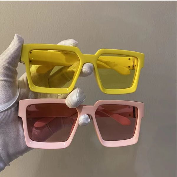 super uv resistant designer sunglasses trendsetter retro hip-hop street pgraphy style with a strong sense of technology sunglasses, 7 colors, White;black
super uv resistant designer sunglasses trendsetter retro hip-hop street pgraphy style with a strong sense of technology sunglasses, 7 colors, White;black