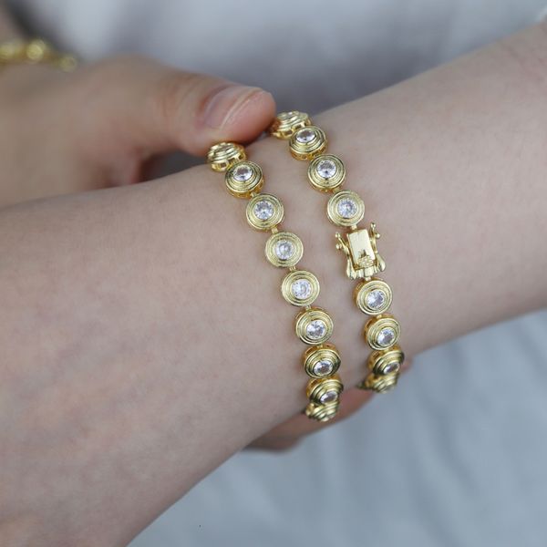 chain 5a cz sparking iced out tennis bracelet gold color fashion women jewelry 230710, Black
chain 5a cz sparking iced out tennis bracelet gold color fashion women jewelry 230710, Black