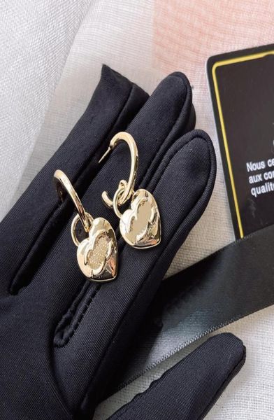 18k gold stamp earrings stud luxury earrings fashion womens circle love earring designer jewelry exquisite senior accessories gift3650504, Golden
18k gold stamp earrings stud luxury earrings fashion womens circle love earring designer jewelry exquisite senior accessories gift3650504, Golden