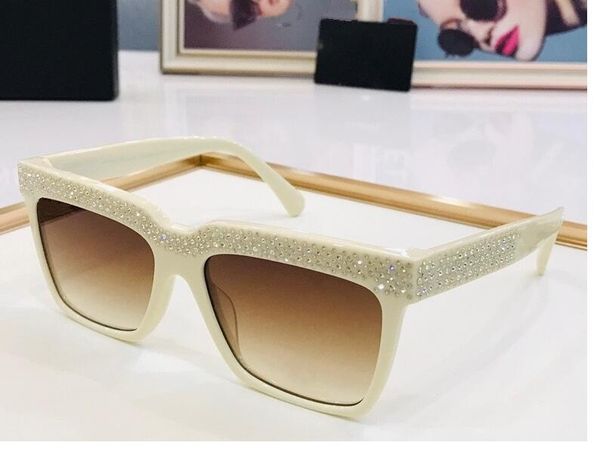 2023 women men sunglasses white diamonds width plank full frame brown gradient color rectangle glasses available with box, White;black
2023 women men sunglasses white diamonds width plank full frame brown gradient color rectangle glasses available with box, White;black