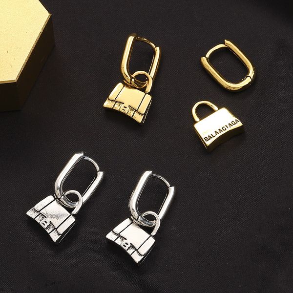 vintage steel print letter bag ear buckle female designer fashion temperament small earrings network red simple fashion earrings, Golden;silver
vintage steel print letter bag ear buckle female designer fashion temperament small earrings network red simple fashion earrings, Golden;silver