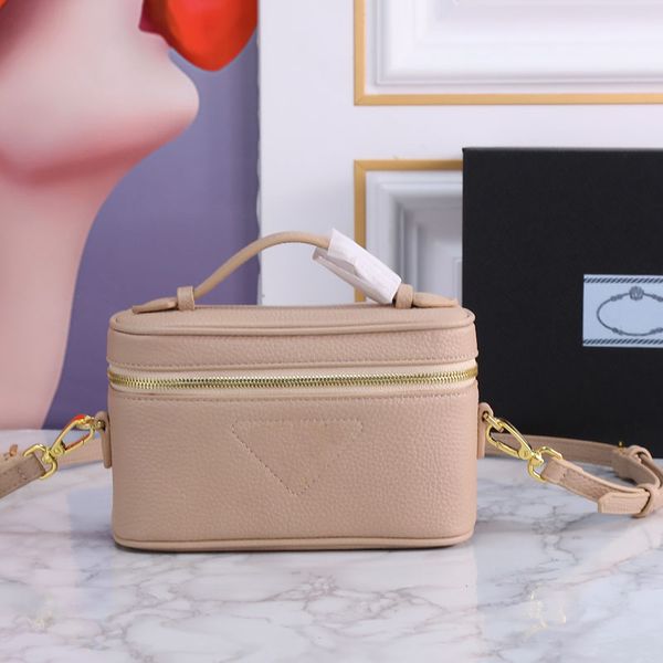mini tote bag box shape handbag purse deerskin genuine leather shoulder crossbody bags triangle stitching fashion metal letter zipper closur
mini tote bag box shape handbag purse deerskin genuine leather shoulder crossbody bags triangle stitching fashion metal letter zipper closur
