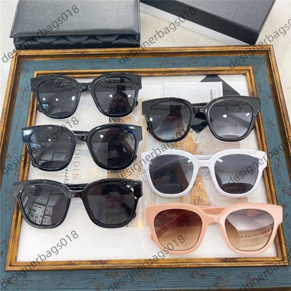 ch xiaoxiangjia xiaoxiangfeng sunglasses net red the same box letters temple 71465a, White;black
ch xiaoxiangjia xiaoxiangfeng sunglasses net red the same box letters temple 71465a, White;black