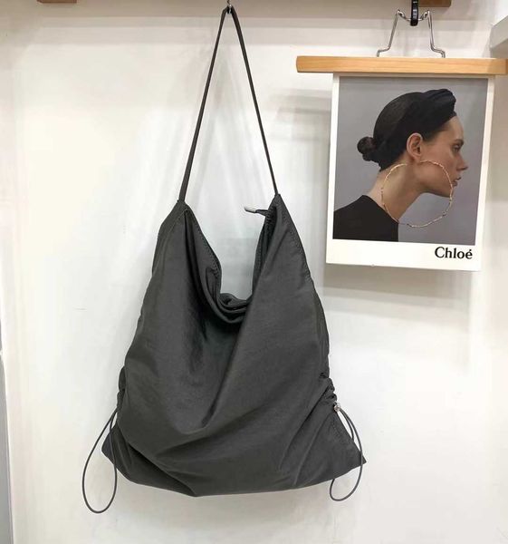 popular bag pleated simple tote bag shoulder bag women's design small and large capacity nylon fabric bag
popular bag pleated simple tote bag shoulder bag women's design small and large capacity nylon fabric bag