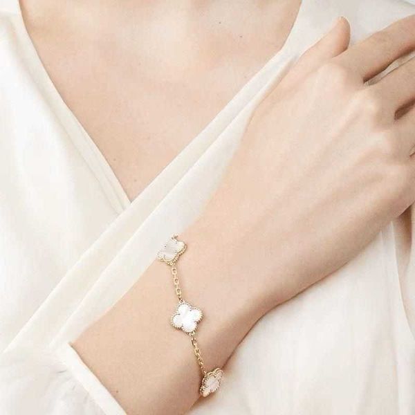 van clover bracelet designer clover bracelet womens trendy new fashion korean simple hundred ladies gifts, Golden;silver
van clover bracelet designer clover bracelet womens trendy new fashion korean simple hundred ladies gifts, Golden;silver