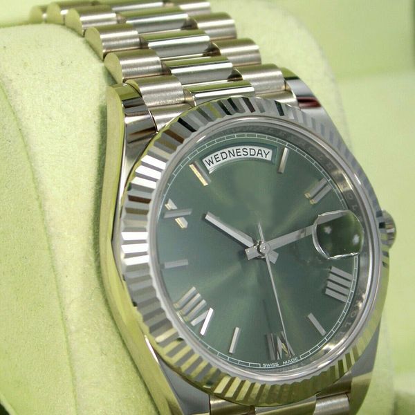 luxury bp factory 3235 automatic movement 40mm day-date 228239 18k white gold green roman dial men's watch with original box, Slivery;golden
luxury bp factory 3235 automatic movement 40mm day-date 228239 18k white gold green roman dial men's watch with original box, Slivery;golden