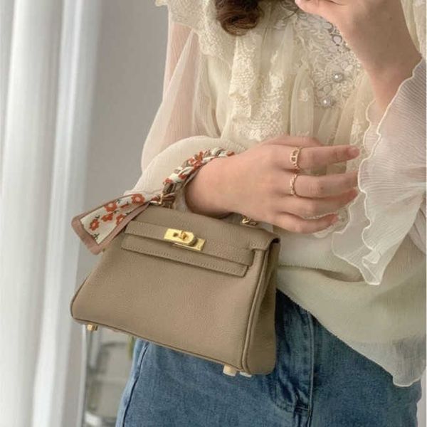 luxury designer tote bags h home kelys online store litchi grain leather bag second generation mini2023 new single shoulder messenger small
luxury designer tote bags h home kelys online store litchi grain leather bag second generation mini2023 new single shoulder messenger small