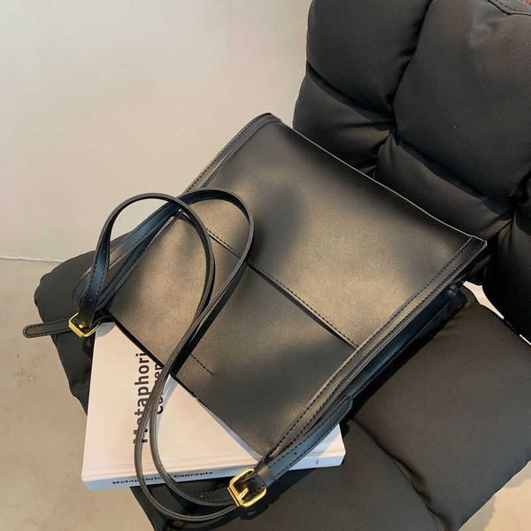 big bag small group underarm bag women's new fashion tote bag versatile ins commuter large capacity bag
big bag small group underarm bag women's new fashion tote bag versatile ins commuter large capacity bag