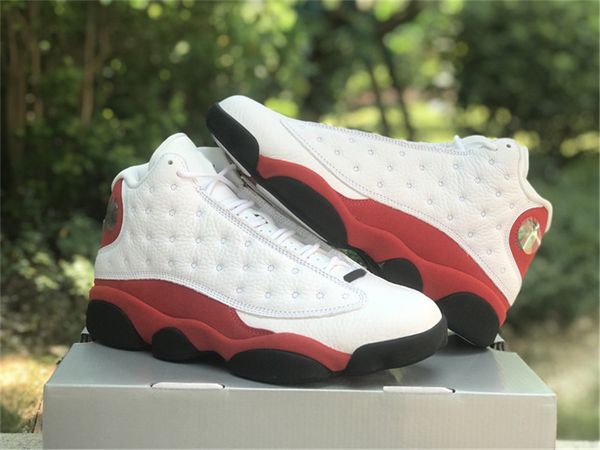est 13 og chicago shoes men white black team red authentic carbon fiber outdoor sports sneakers with original box us7-13 eur 40-47.5
est 13 og chicago shoes men white black team red authentic carbon fiber outdoor sports sneakers with original box us7-13 eur 40-47.5