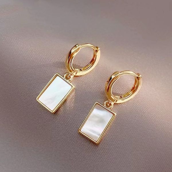 stud fashion women s square fritillaria earrings personalized stainless steel charming jewelry 230710, Golden;silver
stud fashion women s square fritillaria earrings personalized stainless steel charming jewelry 230710, Golden;silver