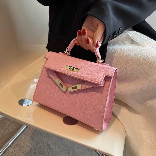 designer hemrres tote bag 235815 women's bag 2023 new trend carry-on fashion texture one-shoulder messenger
designer hemrres tote bag 235815 women's bag 2023 new trend carry-on fashion texture one-shoulder messenger