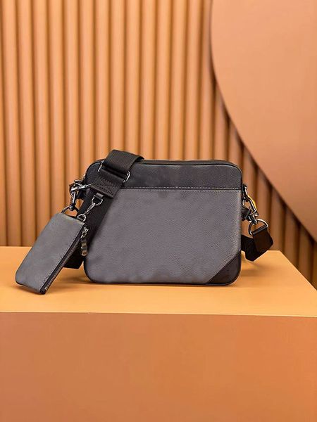 2023 handbags men leather trio messenger bags luxury shoulder bag make up bag designer handbag tote man's bag s
2023 handbags men leather trio messenger bags luxury shoulder bag make up bag designer handbag tote man's bag s