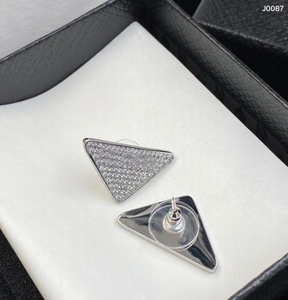 fashion inverted triangle rarrings stud luxury designer letter earrings women wedding partyjewelry for her anniversary gift2187879, Golden;silver
fashion inverted triangle rarrings stud luxury designer letter earrings women wedding partyjewelry for her anniversary gift2187879, Golden;silver