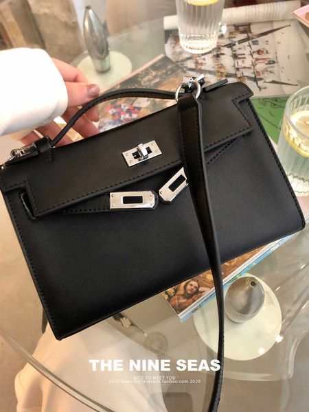 original wholesale h home kelys tote bags online shop black handheld mini bag wide shoulder strap versatile texture with real logo
original wholesale h home kelys tote bags online shop black handheld mini bag wide shoulder strap versatile texture with real logo