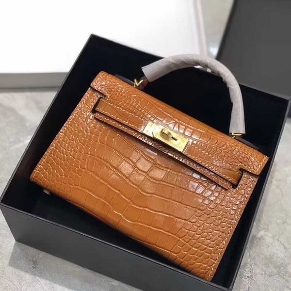 designer original hemrres tote bag spring new second-generation kelys bag mini alligator pattern head layer cow leather single shoulder mess
designer original hemrres tote bag spring new second-generation kelys bag mini alligator pattern head layer cow leather single shoulder mess