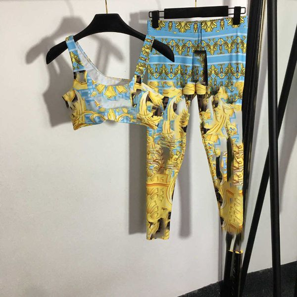 23ss women tracksuit yoga suit womens designer clothing new yoga alphabet flower print camisole with cushion elastic tights women clothes, Gray
23ss women tracksuit yoga suit womens designer clothing new yoga alphabet flower print camisole with cushion elastic tights women clothes, Gray