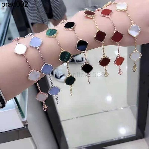 luxury clover designer fashion charm bracelets for girls women 13mm flower gold silver black white red green bracelet wedding party jewelry, Golden;silver
luxury clover designer fashion charm bracelets for girls women 13mm flower gold silver black white red green bracelet wedding party jewelry, Golden;silver