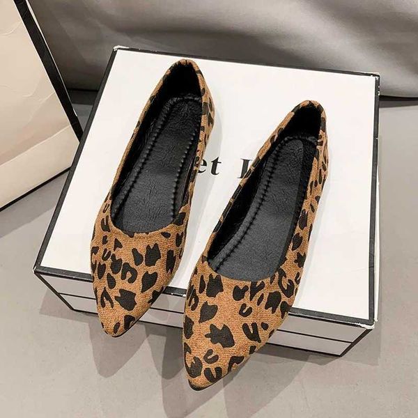sandals leopard pointed toe flats ballet shoes women european slip on single loafers brand velvet ballerina zapatos 230417, Black
sandals leopard pointed toe flats ballet shoes women european slip on single loafers brand velvet ballerina zapatos 230417, Black