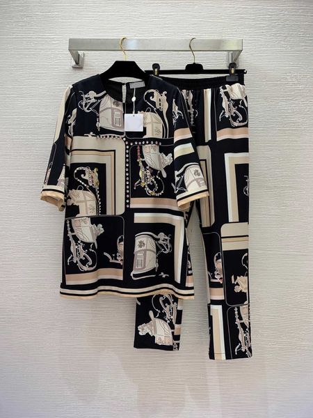 23ss women pants sets casual suit womens designer clothing geometric printing heavy work diamond studded medium sleeved cropped pants set wo, White
23ss women pants sets casual suit womens designer clothing geometric printing heavy work diamond studded medium sleeved cropped pants set wo, White