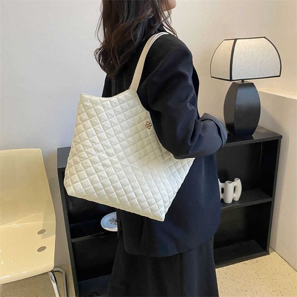 designer bag lingge bag big bag women's texture bag large capacity versatile commuter bag small fashion shoulder bag
designer bag lingge bag big bag women's texture bag large capacity versatile commuter bag small fashion shoulder bag