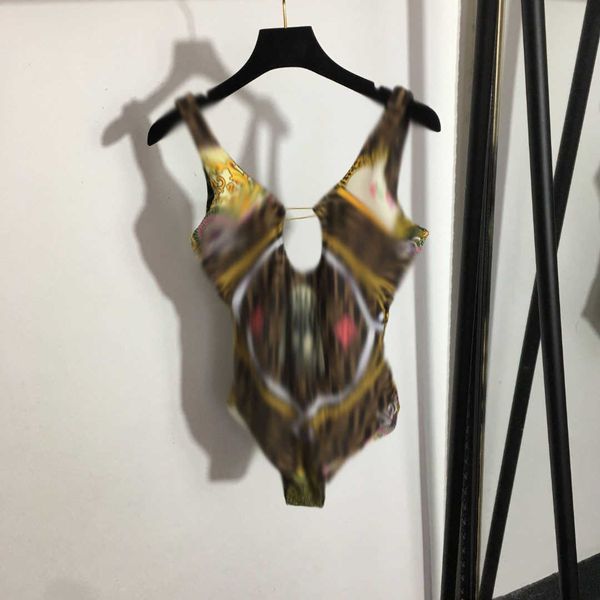 23ss womens swimwear womens bikini designer bathing suit bikini swimwear fashion f-letter chain printing strap one-piece swimsuit double sid, White;black
23ss womens swimwear womens bikini designer bathing suit bikini swimwear fashion f-letter chain printing strap one-piece swimsuit double sid, White;black
