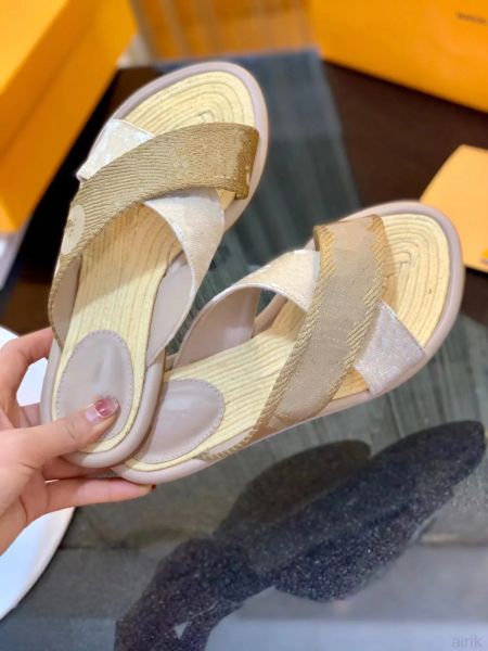 2023 summer new slippers luxury designer women's knitted slippers fashion versatile casual comfortable beach shoes, Black
2023 summer new slippers luxury designer women's knitted slippers fashion versatile casual comfortable beach shoes, Black