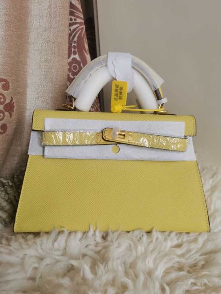 factory outlet wholesale h home kelys tote bags for sale outer sheet tartrazine bag 22 small head cowhide fine palm pattern with real logo
factory outlet wholesale h home kelys tote bags for sale outer sheet tartrazine bag 22 small head cowhide fine palm pattern with real logo
