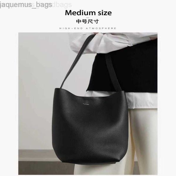 the designer rows high-capacity bag leather bag row's layer cowhide commuter tote n/s part tote bucket the row
the designer rows high-capacity bag leather bag row's layer cowhide commuter tote n/s part tote bucket the row
