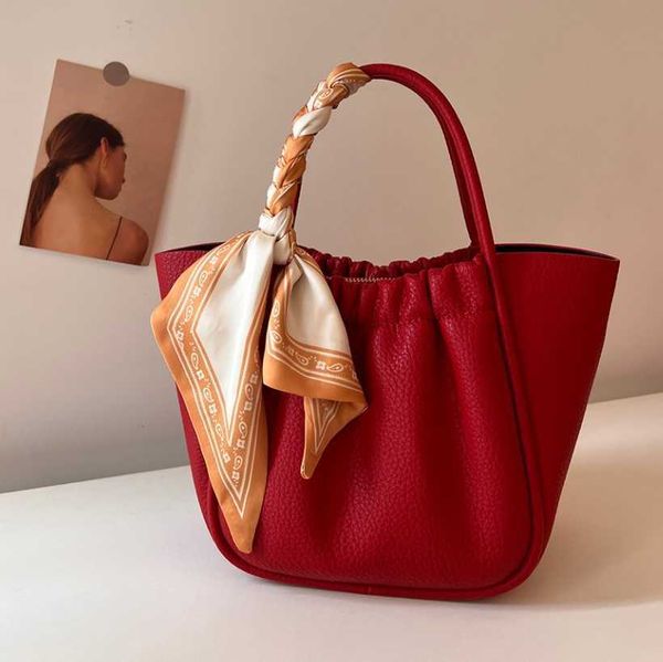 red wedding bag bride's wedding bag new small and high sense handheld special vegetable basket bucket bag
red wedding bag bride's wedding bag new small and high sense handheld special vegetable basket bucket bag