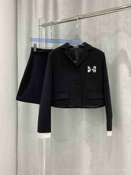 women's tracksuits 22ss autumn and winter new style sleeve inverted letter embroidery decoration with short bag skirt sweet style coat, Gray
women's tracksuits 22ss autumn and winter new style sleeve inverted letter embroidery decoration with short bag skirt sweet style coat, Gray