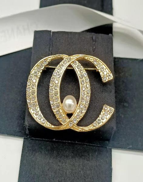 design pearl diamond brooch women crystal rhinestone letters brooches suit pin fashion jewelry clothing decoration9991020, Gray
design pearl diamond brooch women crystal rhinestone letters brooches suit pin fashion jewelry clothing decoration9991020, Gray