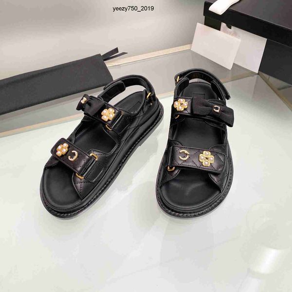 ccity designer beach shoes sandal luxury slippers women outdoor leather slides classic shoe fashion sandal summer dv3 channel
ccity designer beach shoes sandal luxury slippers women outdoor leather slides classic shoe fashion sandal summer dv3 channel